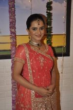 Aastha Chaudhary at Sahara_s Niyati TV serial - Engagement ceremony shoot in Goregaon on 19th May 2013 (6).JPG